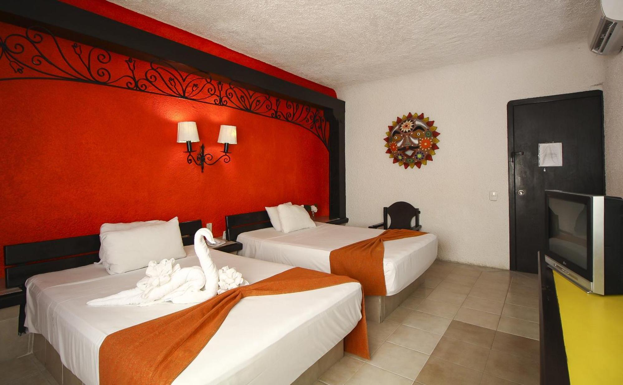 Double Room with Two Double Beds,1432253290:JPEG